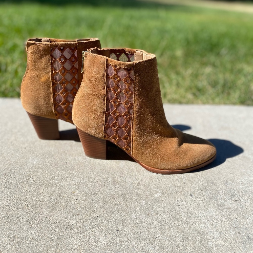 Anthropology Camel Suede Lace Zip-back ankle boots- size 7